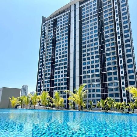 Jesselton Quay Sea View Hotel Kota Kinabalu Exterior photo